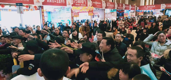 法瑞集成灶開門紅黃石站，嗨翻全場(chǎng)！